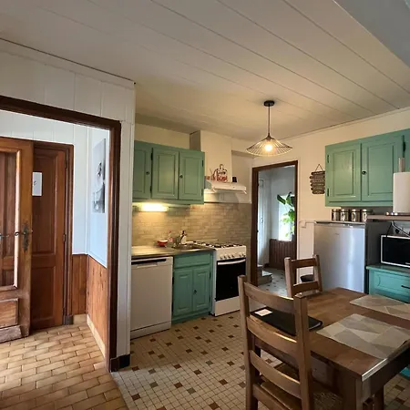 Tatil Evi La Parent'aise Un Brin D'auvergne Brenat